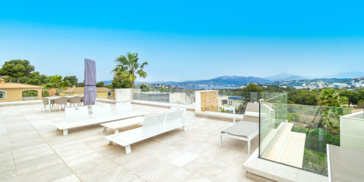 Attraktive Neubau- Villa in modernem und mediterranen Design