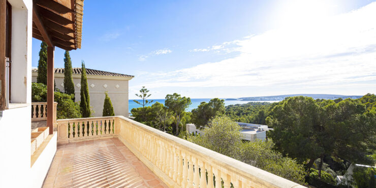 Mediterrane Meerblick Villa mit viel Potenzial