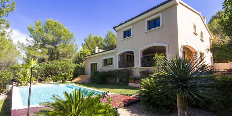 Immobilien Mallorca : Sehr schöne Villa in Strandnähe