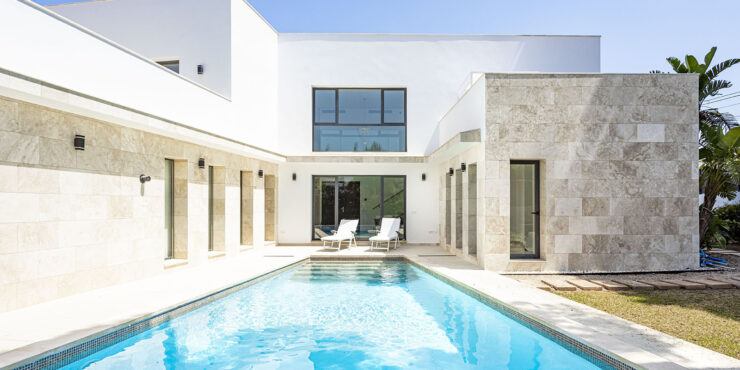 Neu renovierte Luxus- Villa in zentrumsnaher Wohngegend