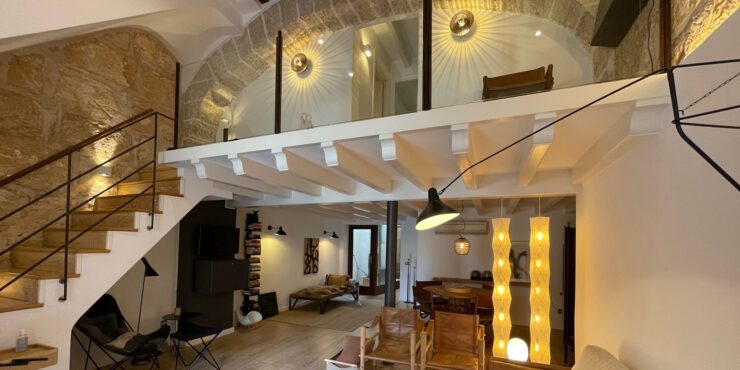 Schickes Designer Duplex Apartment mit Patio