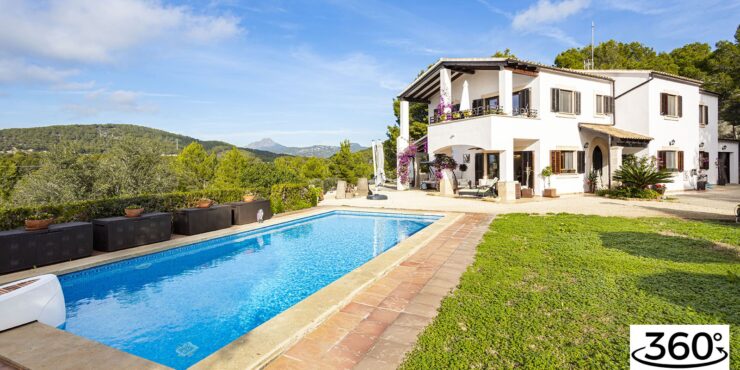Romantische Finca mit Pool und Panoramablick in die Landschaft