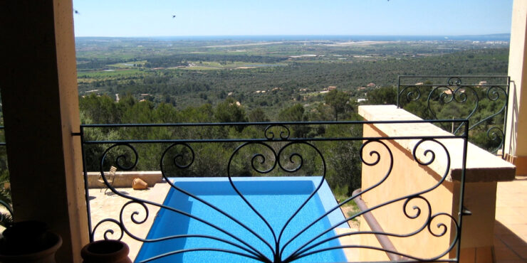 Mallorca Immobilien: Villa im Fincastil mit traumhaftem Panoramablick